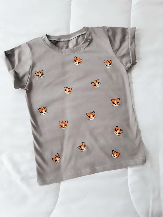 Camiseta de niña Fondeo Leopardos 🐯