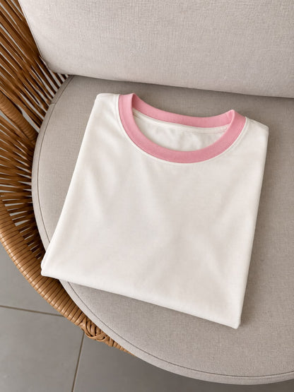 CAMISETA BÁSICA CUELLO ROSA