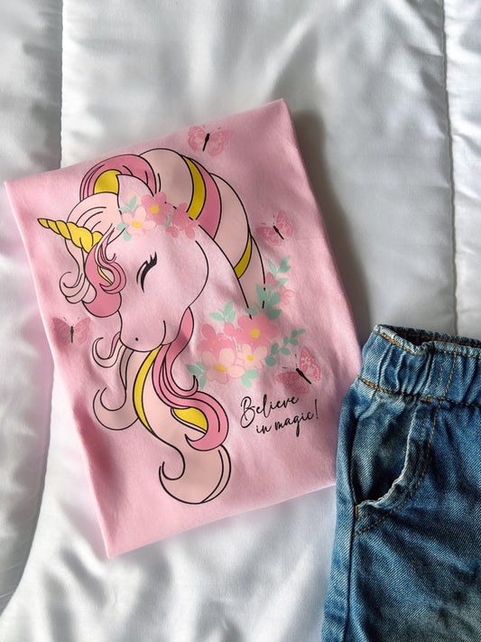Camiseta de niña Believe  in magic