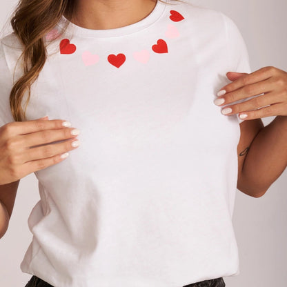 CAMISETA CORAZONES CUELLO