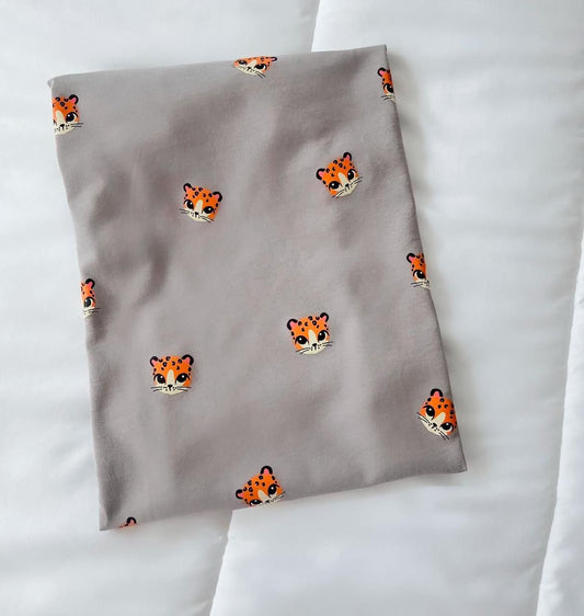 Camiseta de niña Fondeo Leopardos 🐯
